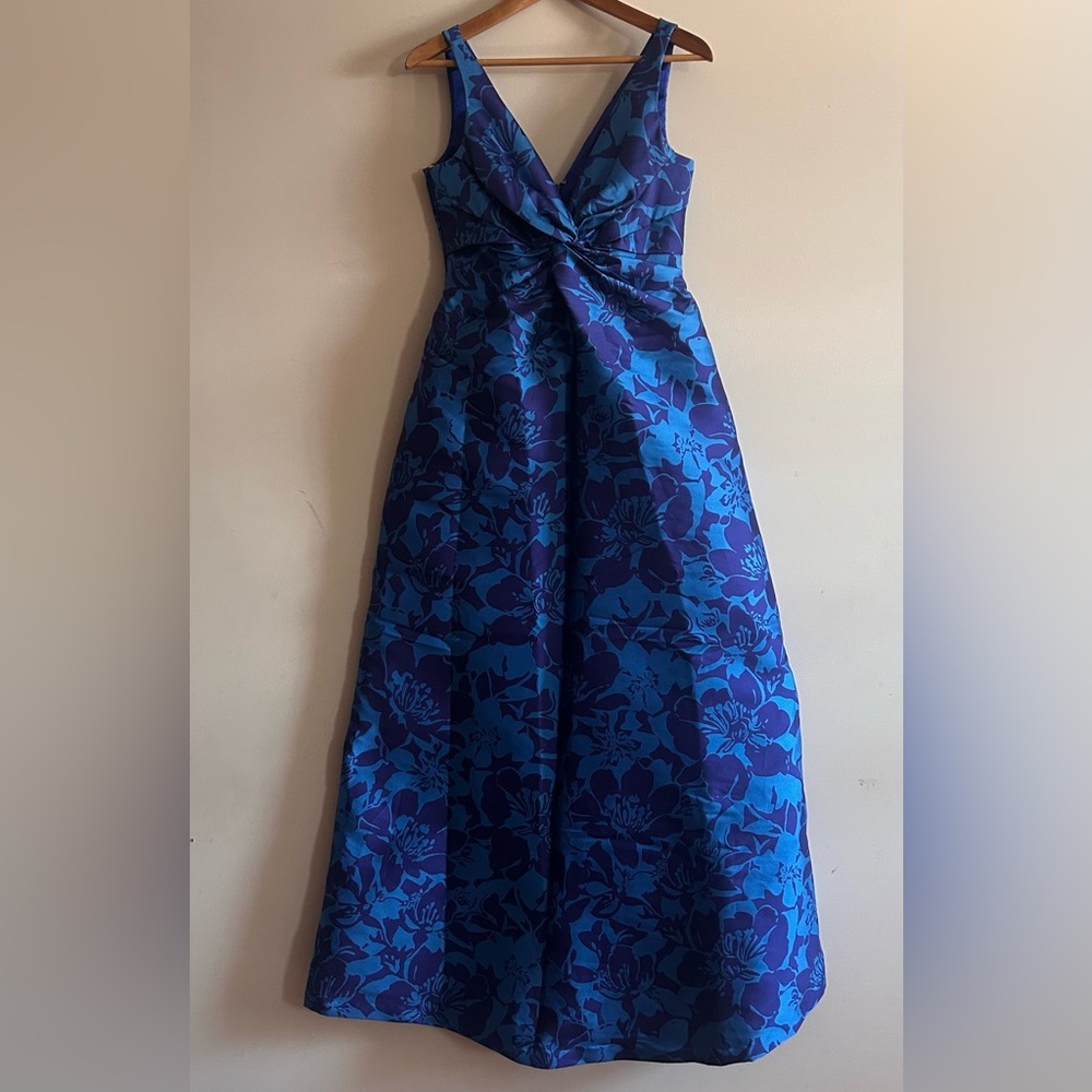 Monique Lhuillier Sleeveless Blue Floral Jacquard Dress